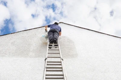 Peinture extérieure à la Capelle-Balaguier — façades et ravalement